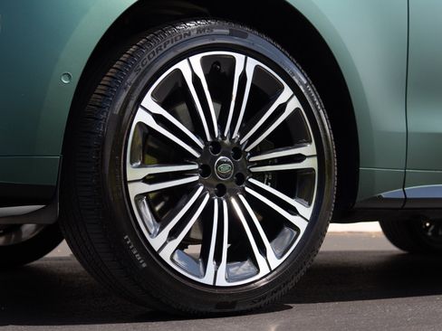 Used 2025 Land Rover Range Rover Sport Dynamic SE AWD/4WD image 18