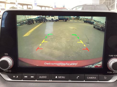 Used 2024 Nissan Sentra SV w/ Lighting Package image 19