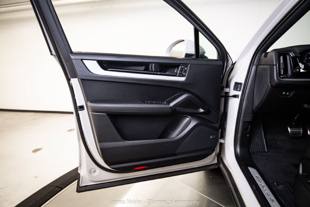 Certified 2024 Porsche Cayenne S AWD/4WD image 23