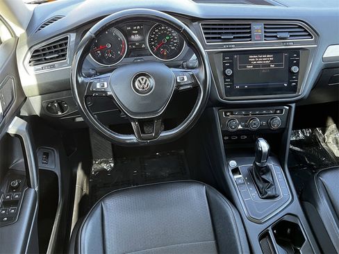 Used 2018 Volkswagen Tiguan SEL image 10