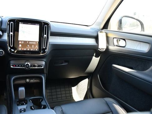 New 2026 Volvo XC40 B5 Core w/ Protection Package Premier image 18