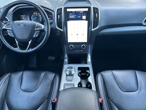 Used 2022 Ford Edge Titanium image 13