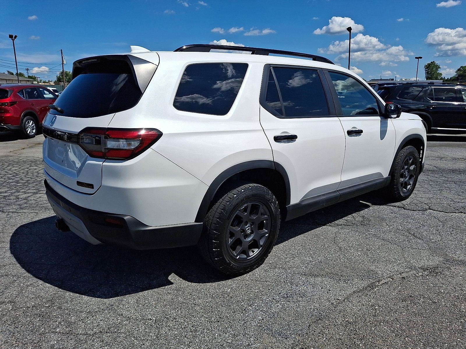 Used 2023 Honda Pilot TrailSport image 6