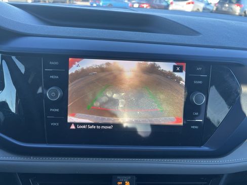 Used 2024 Volkswagen Taos SE image 13