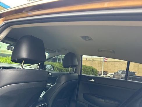 Used 2017 Kia Sportage EX image 11