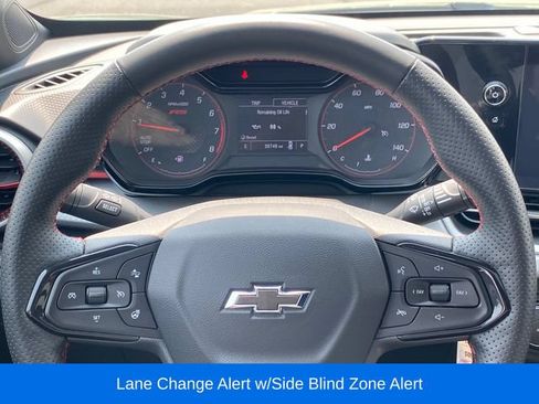 Certified 2024 Chevrolet Trax RS w/ Sunroof Package FWD image 8