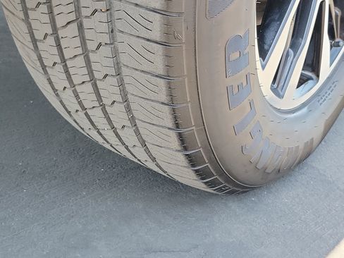 Used 2025 Ford Expedition Platinum AWD/4WD image 33