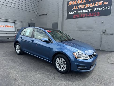 Used 2016 Volkswagen Golf S FWD image 2