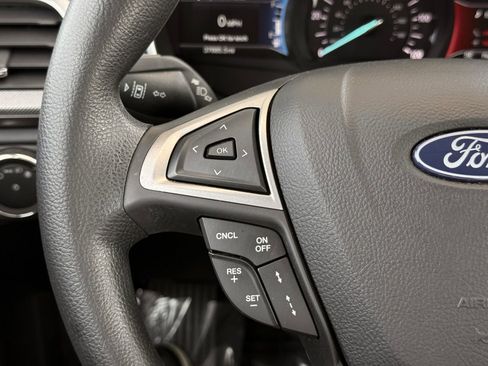 Used 2020 Ford Fusion SE FWD image 24