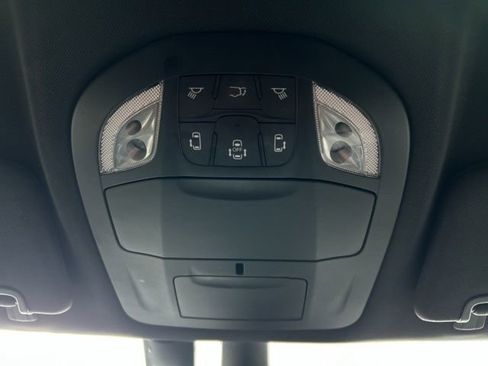 Used 2018 Chrysler Pacifica Touring-L w/ Advanced Safetytec Group FWD image 42
