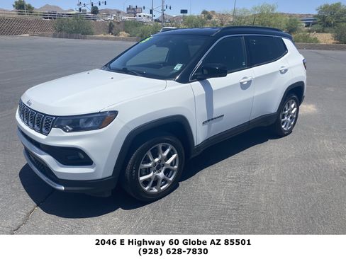 Used 2025 Jeep Compass Limited AWD/4WD image 1