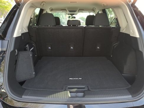 Certified 2026 Nissan Rogue SV FWD image 13