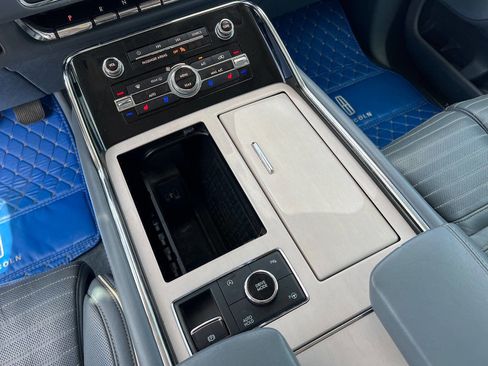 Used 2020 Lincoln Navigator Black Label w/ Cargo Convenience Package image 13