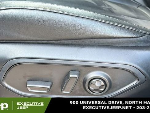 Used 2023 Jeep Grand Cherokee L Altitude image 10