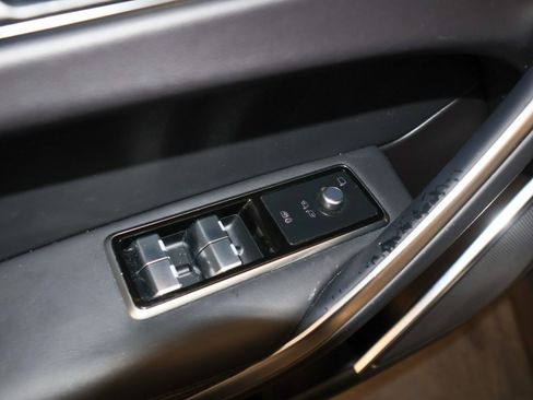 Used 2021 Jaguar F-PACE SVR image 15