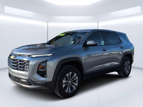 Used 2025 Chevrolet Equinox LT w/ Safety and Technology Package FWD image 7