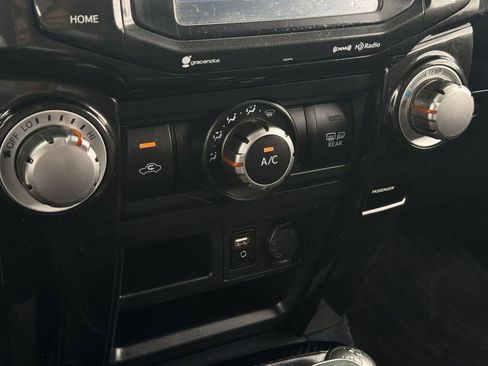 Used 2019 Toyota 4Runner TRD Off-Road Premium AWD/4WD image 19