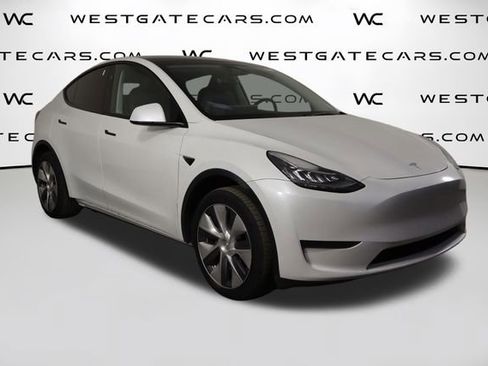Used 2023 Tesla Model Y Long Range AWD/4WD image 40