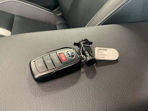 Used 2025 Toyota Camry SE w/ Convenience Package FWD image 22
