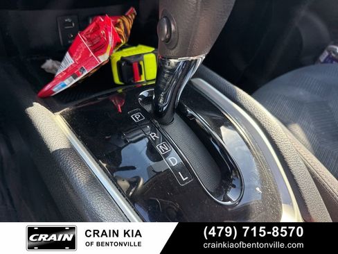 Used 2016 Nissan Rogue SV FWD image 19