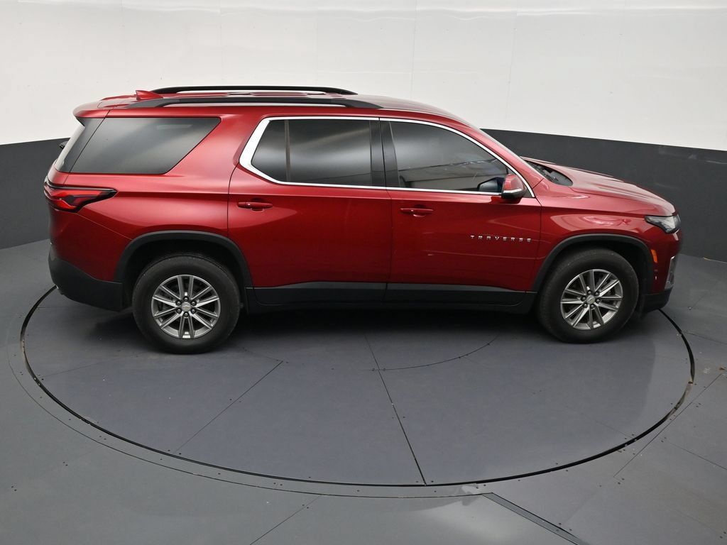 Used 2023 Chevrolet Traverse LT FWD image 17
