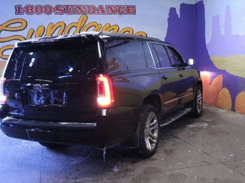 Used 2017 GMC Yukon XL SLT image 8