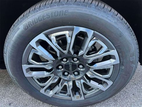 Certified 2024 GMC Yukon XL Denali Ultimate image 11