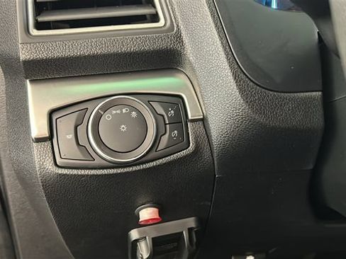 Used 2018 Ford Explorer XLT AWD/4WD image 19
