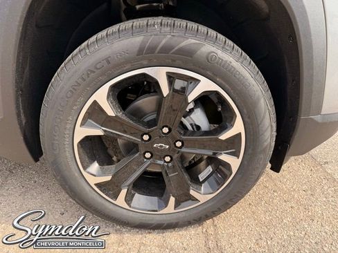 New 2026 Chevrolet Equinox LT image 13