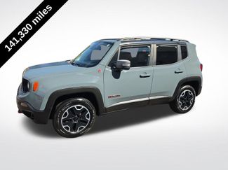 Used 2017 Jeep Renegade Trailhawk w/ Premium Trailhawk Package AWD/4WD video 2