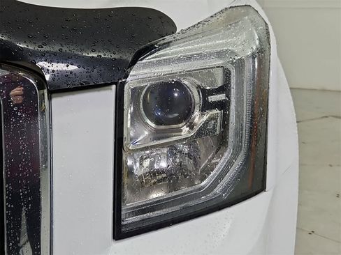 Used 2017 GMC Yukon XL SLE w/ HD Trailering Package image 10