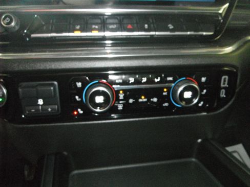 Used 2024 Chevrolet Silverado 2500 LTZ w/ LTZ Plus Package image 11