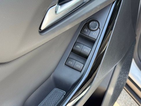 New 2026 Chevrolet Equinox LT image 13