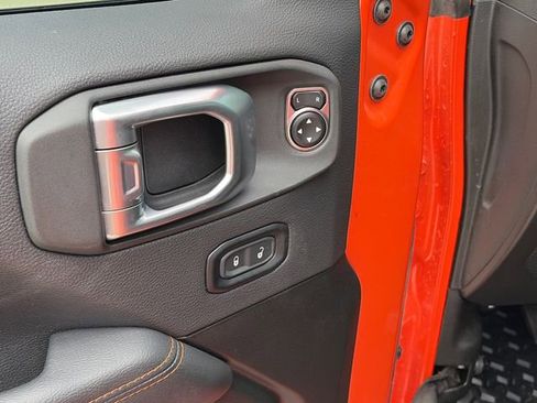Used 2023 Jeep Gladiator Mojave w/ LED Lighting Group AWD/4WD image 18