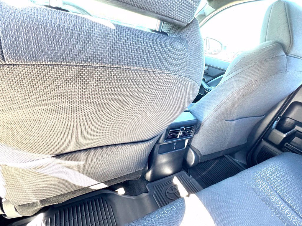 Used 2025 Toyota 4Runner SR5 AWD/4WD image 21