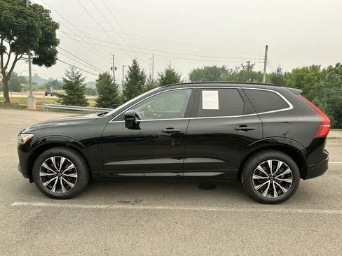 Used 2023 Volvo XC60 B5 Core AWD/4WD image 2