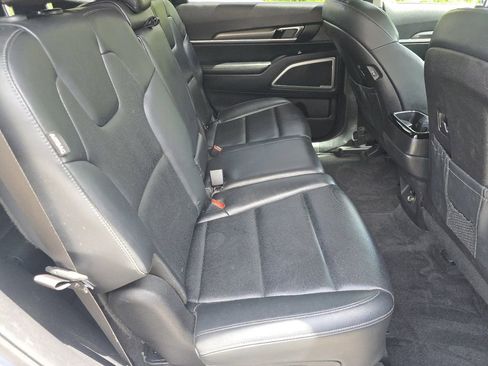 Used 2024 Kia Telluride LX FWD image 18