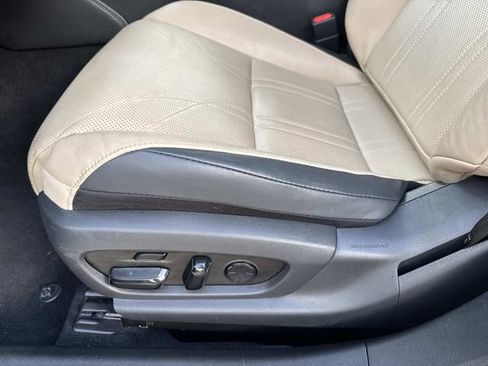 Used 2019 Lexus ES 350 Ultra Luxury image 18