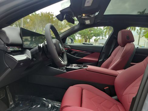 New 2026 BMW 550e xDrive w/ Executive Package AWD/4WD image 20