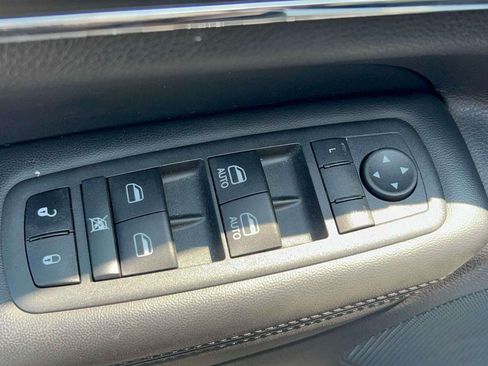 Used 2022 Jeep Grand Cherokee Limited AWD/4WD image 21