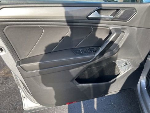 Certified 2024 Volkswagen Tiguan SE image 29