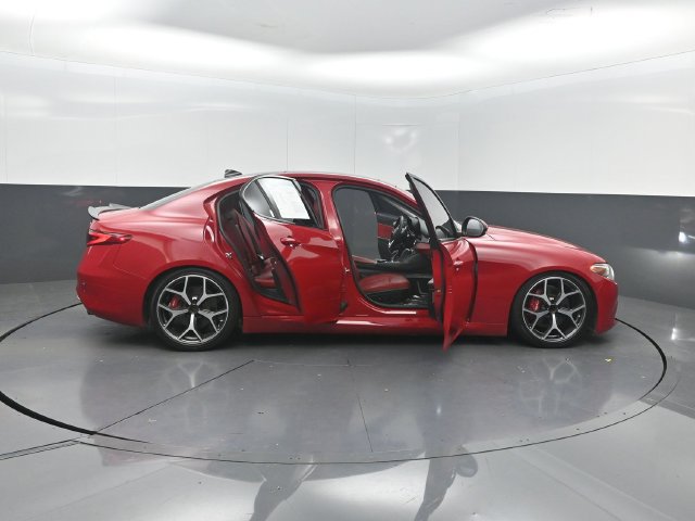 Used 2019 Alfa Romeo Giulia Ti RWD image 31