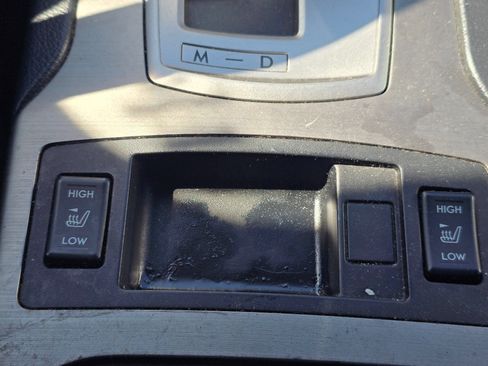 Used 2011 Subaru Outback 2.5i Premium w/ All-Weather Pkg AWD/4WD image 28