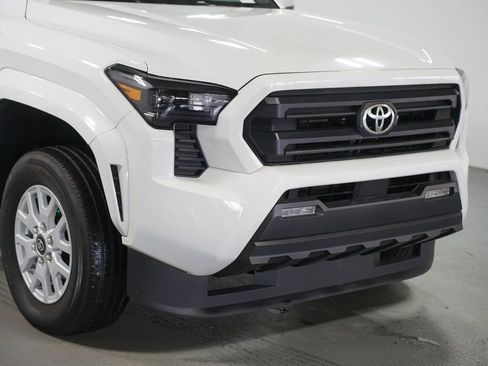 Used 2024 Toyota Tacoma SR5 image 4