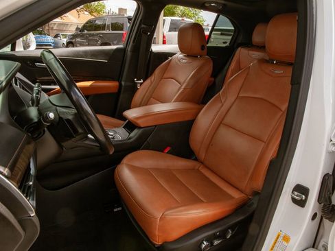 Used 2021 Cadillac XT4 Premium Luxury w/ Enhanced Visibility Package FWD image 13