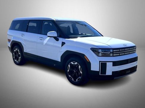 Used 2025 Hyundai Santa Fe SE image 3