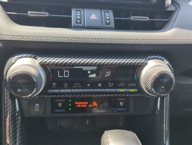 Certified 2020 Toyota RAV4 Limited w/ Limited Grade Weather Package AWD/4WD image 23