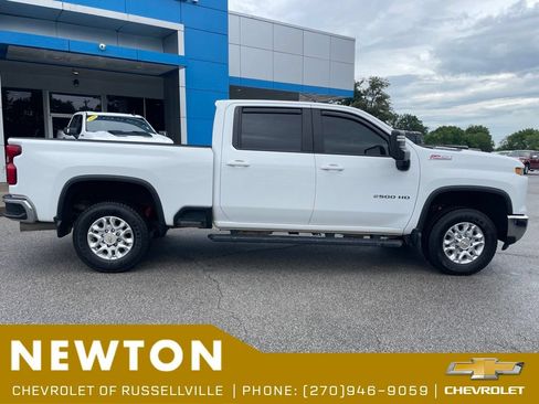 Used 2024 Chevrolet Silverado 2500 LT AWD/4WD image 15