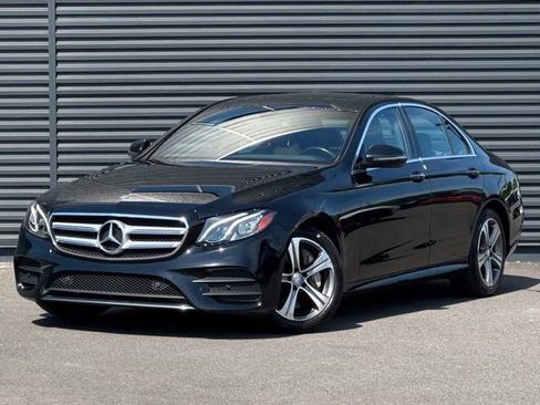 Used 2017 Mercedes-Benz E 300 4MATIC image 1
