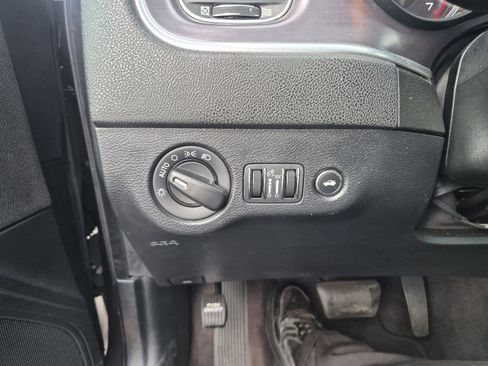 Used 2017 Dodge Charger SE w/ Popular Equipment Group RWD image 19